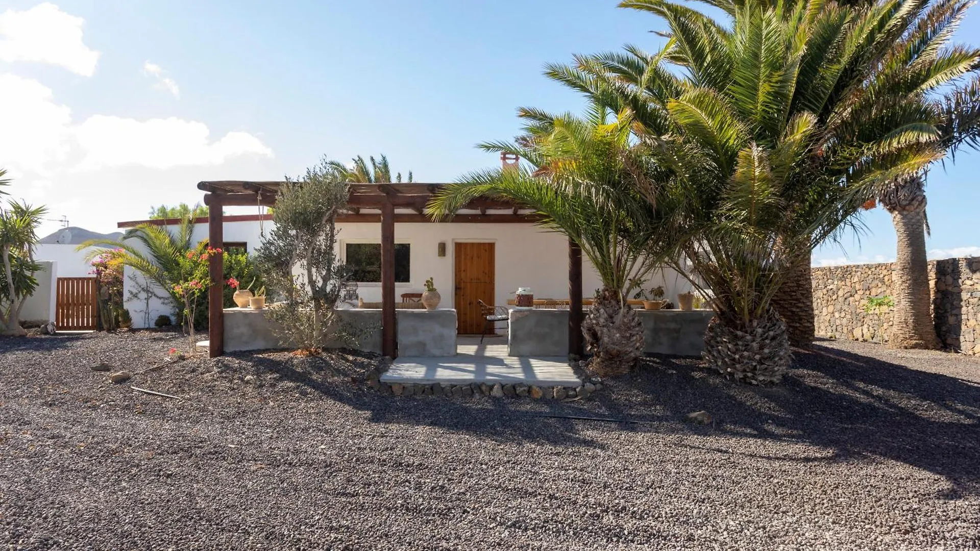 Rustic Chalet With Pool In Lajares Center Semesterbostad