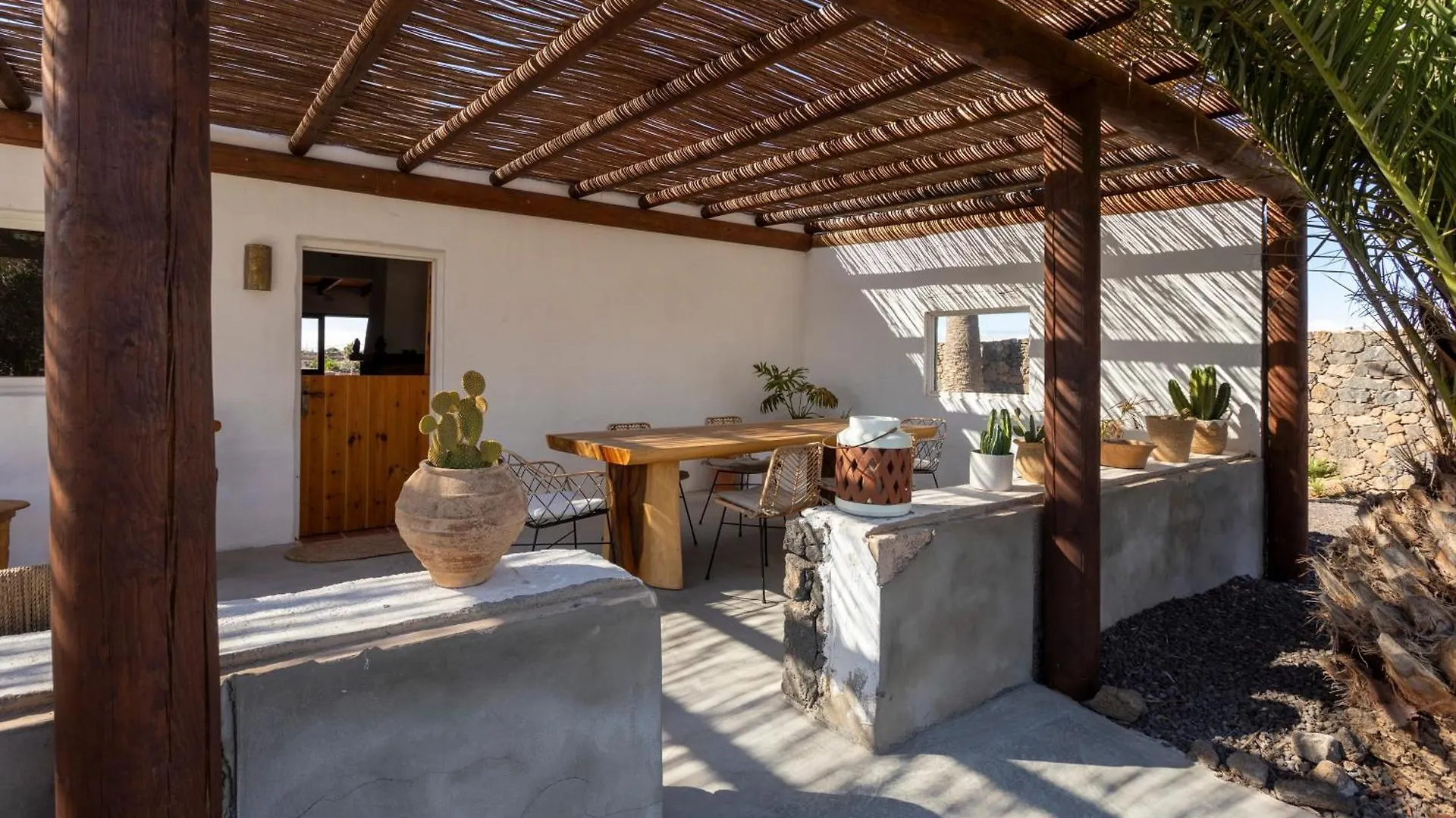 Rustic Chalet With Pool In Lajares Center Holiday home