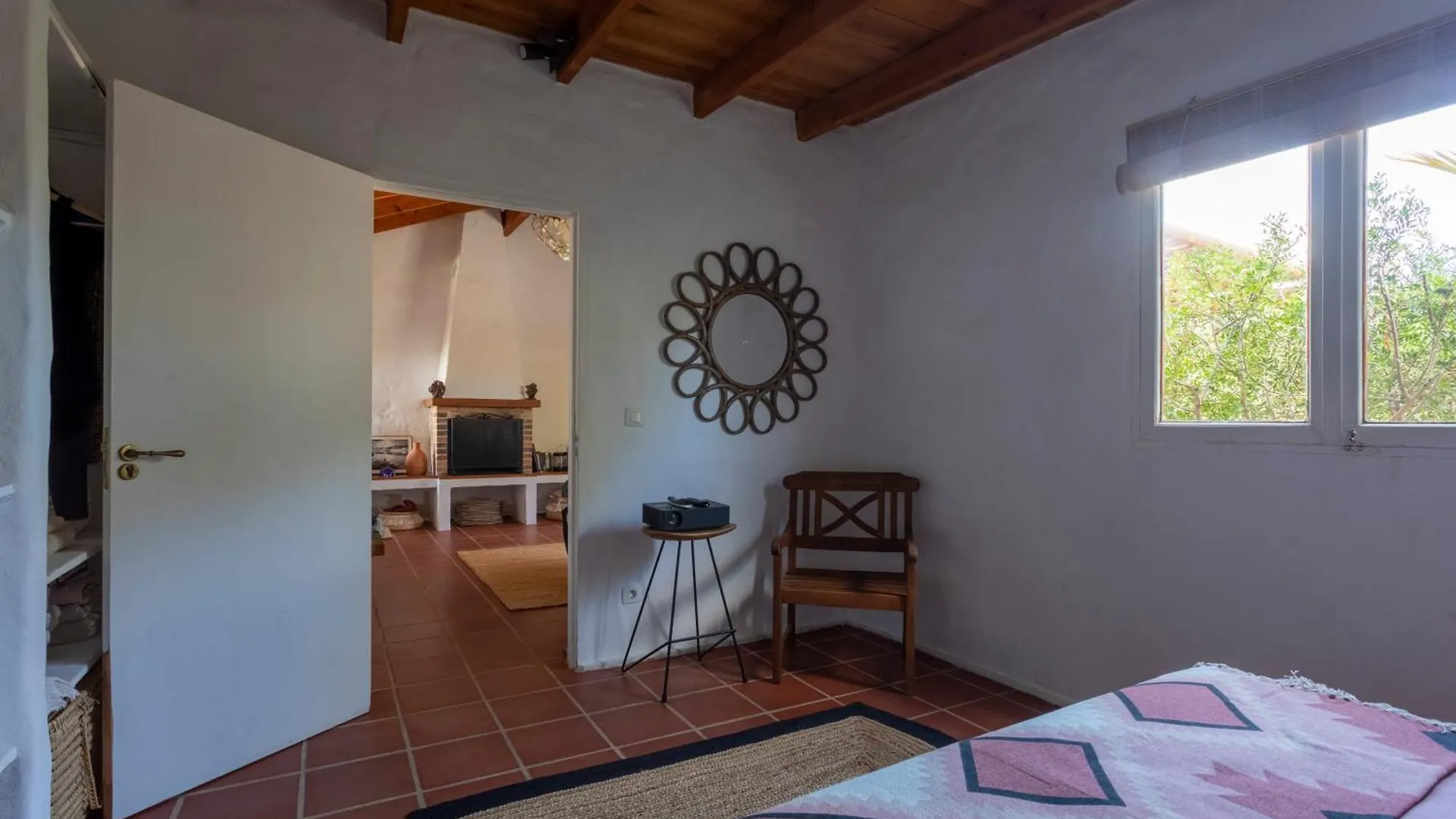 Rustic Chalet With Pool In Lajares Center